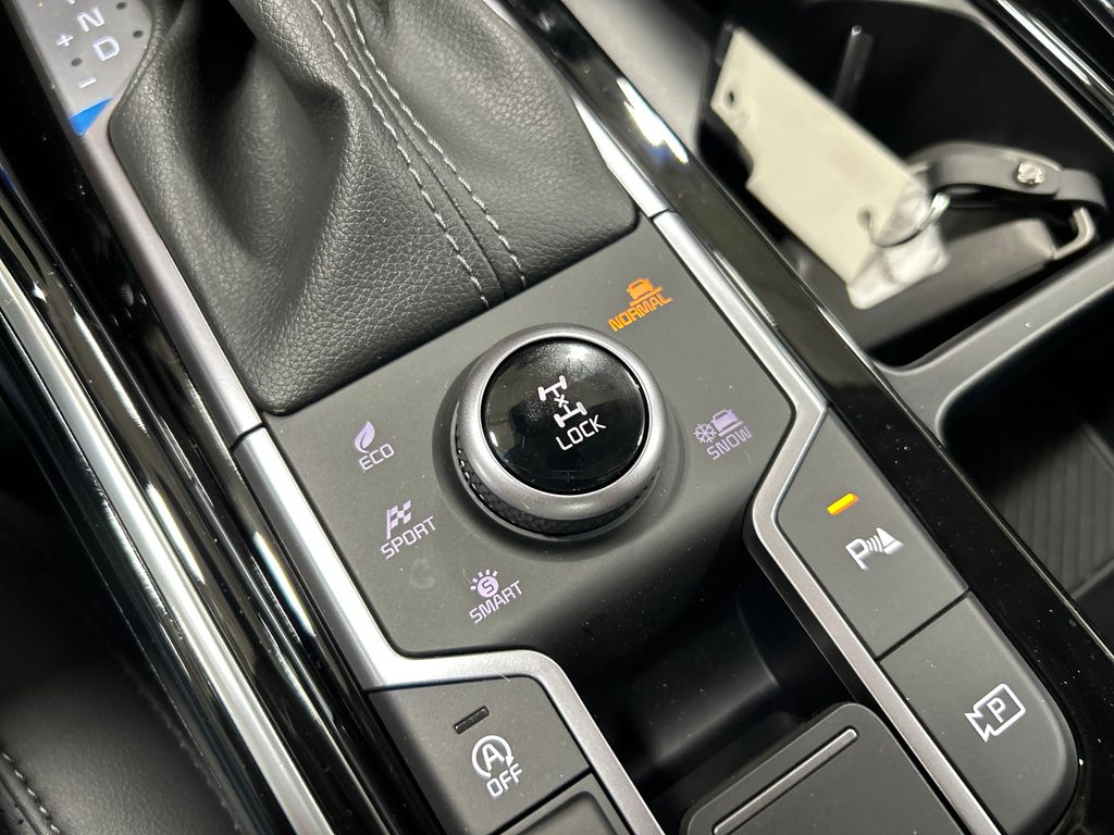 new 2025 Kia Sorento car, priced at $44,470