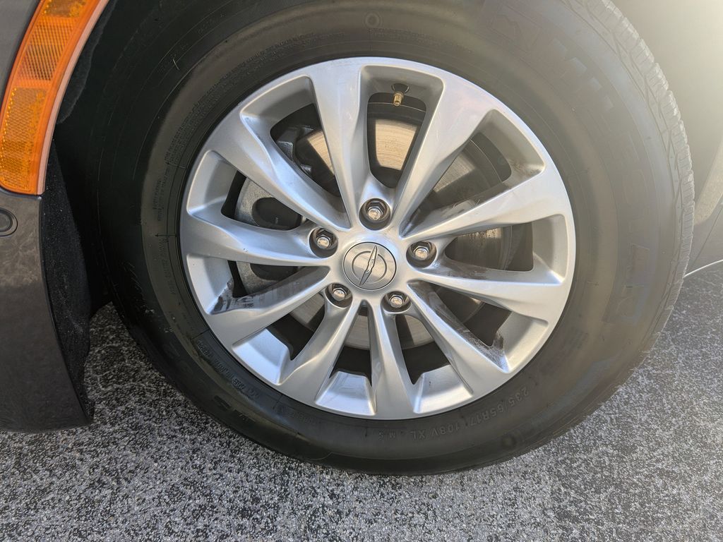 used 2018 Chrysler Pacifica car, priced at $11,193