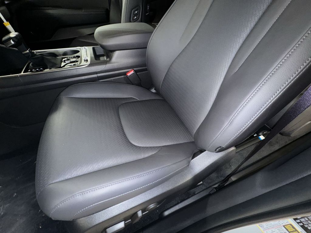 new 2025 Kia Carnival car, priced at $47,912