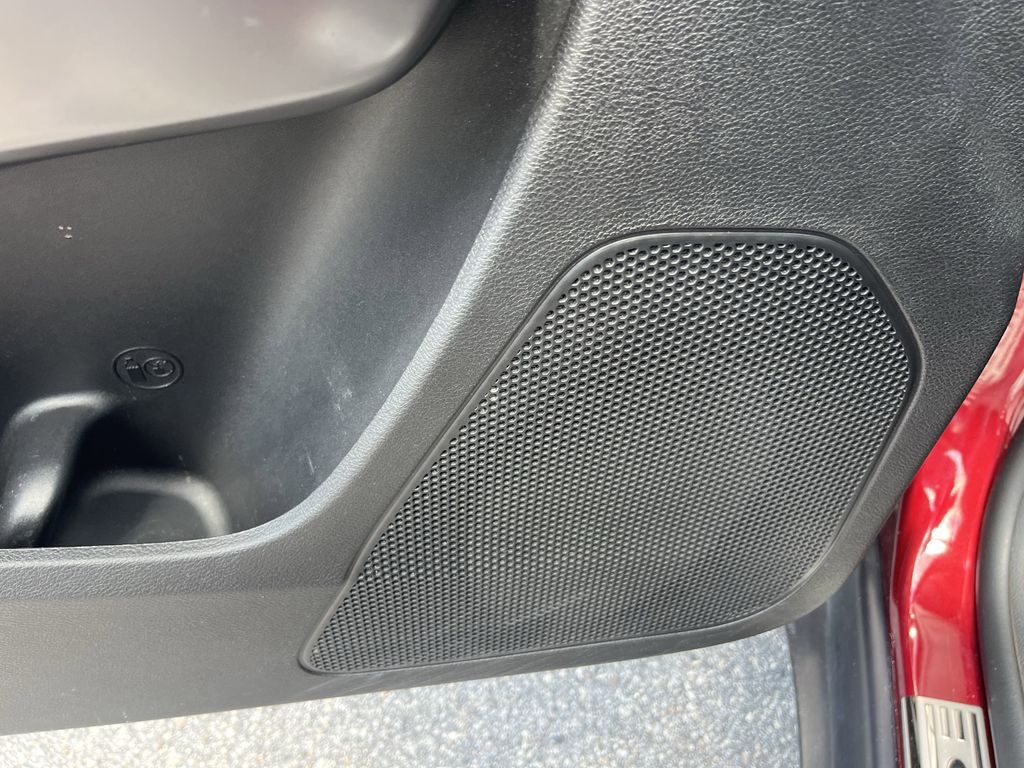 used 2021 Jeep Cherokee car, priced at $14,995