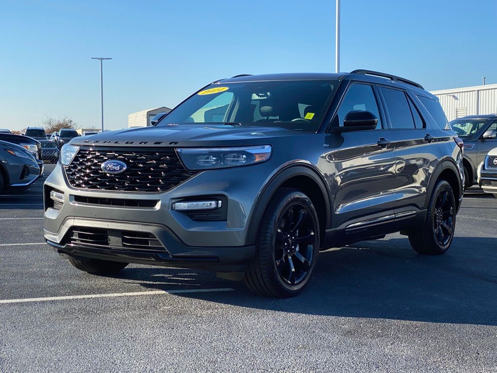 used 2024 Ford Explorer car, priced at $43,500