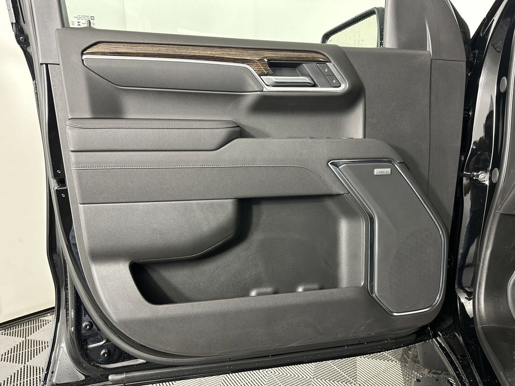 new 2025 GMC Sierra 1500 car, priced at $60,424