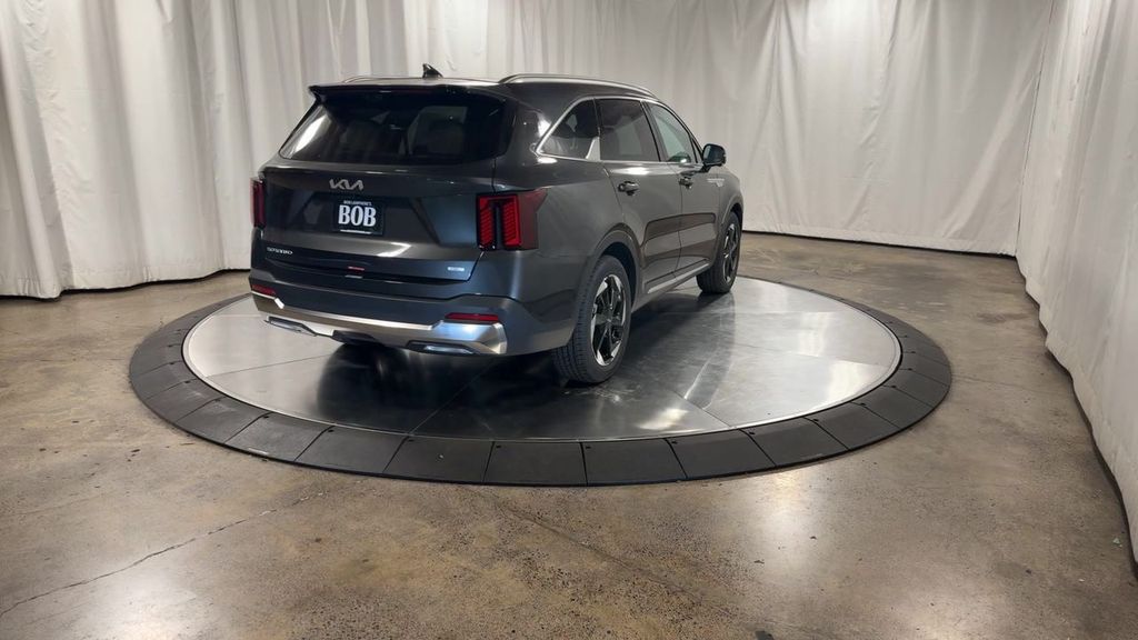 new 2025 Kia Sorento Hybrid car, priced at $47,682