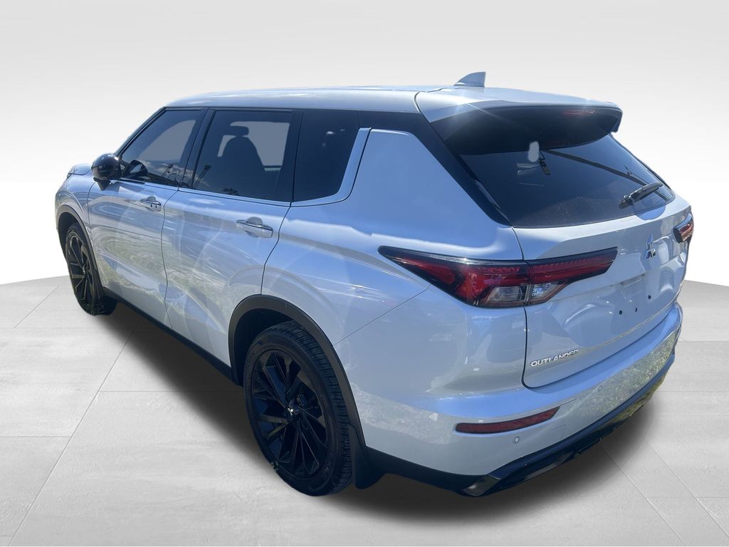 used 2023 Mitsubishi Outlander car, priced at $24,521