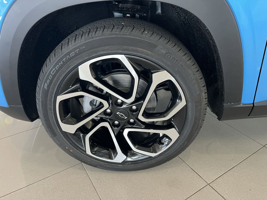 new 2025 Chevrolet Trax car, priced at $27,048