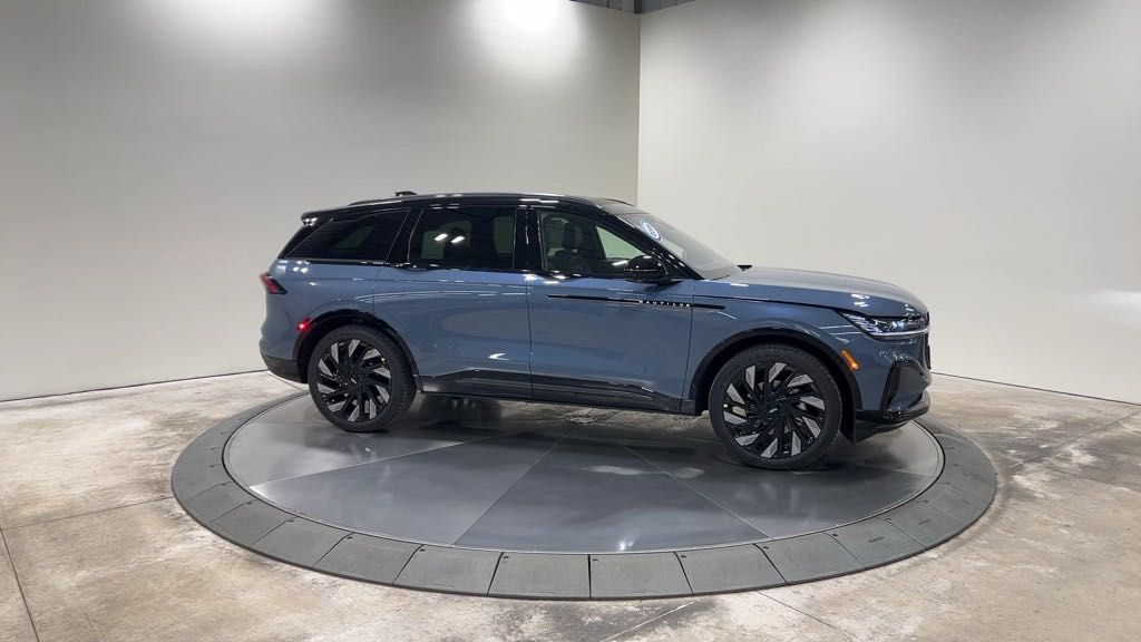 new 2025 Lincoln Nautilus car, priced at $66,245