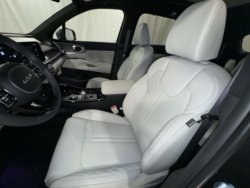 new 2025 Kia Sorento Hybrid car, priced at $47,682