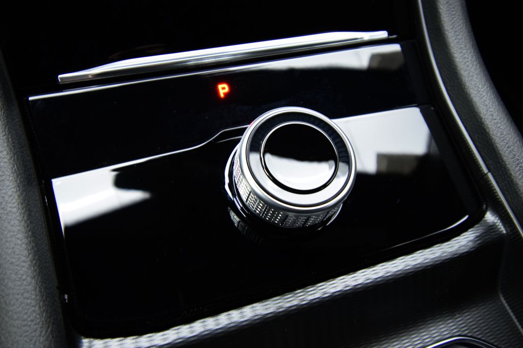 new 2025 Jeep Grand Cherokee car, priced at $40,288