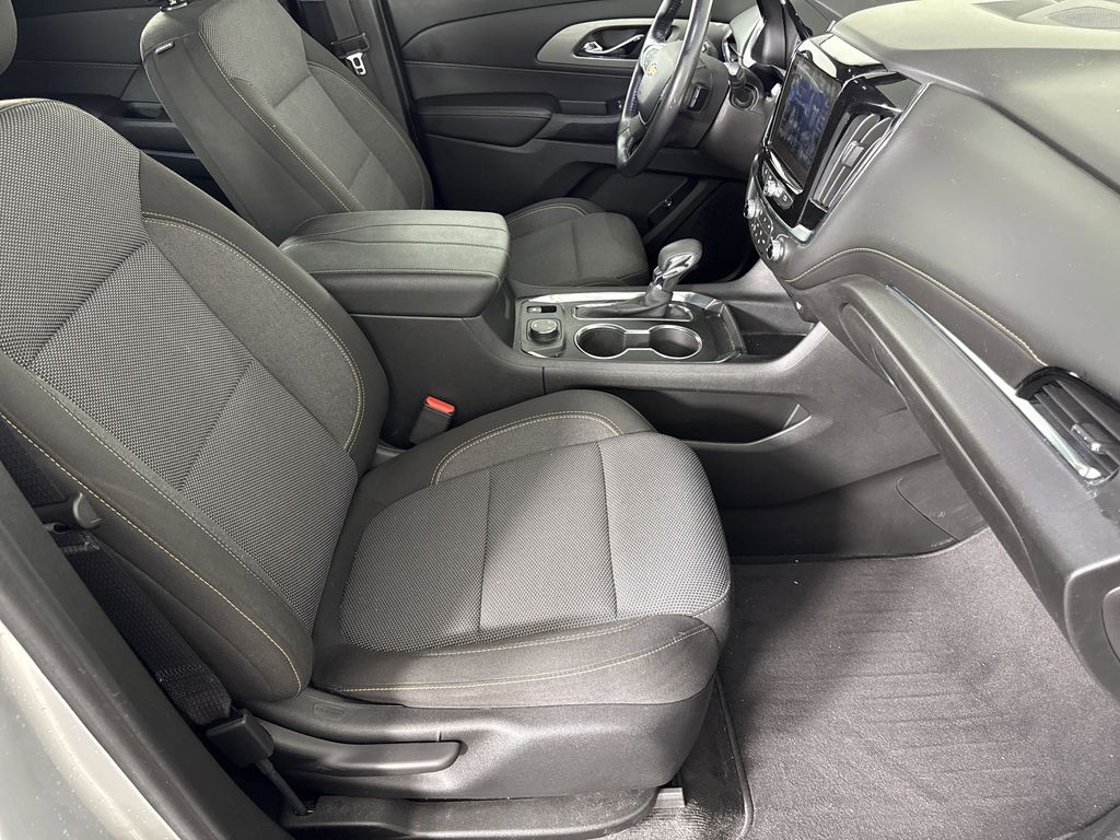 used 2021 Chevrolet Traverse car, priced at $25,997