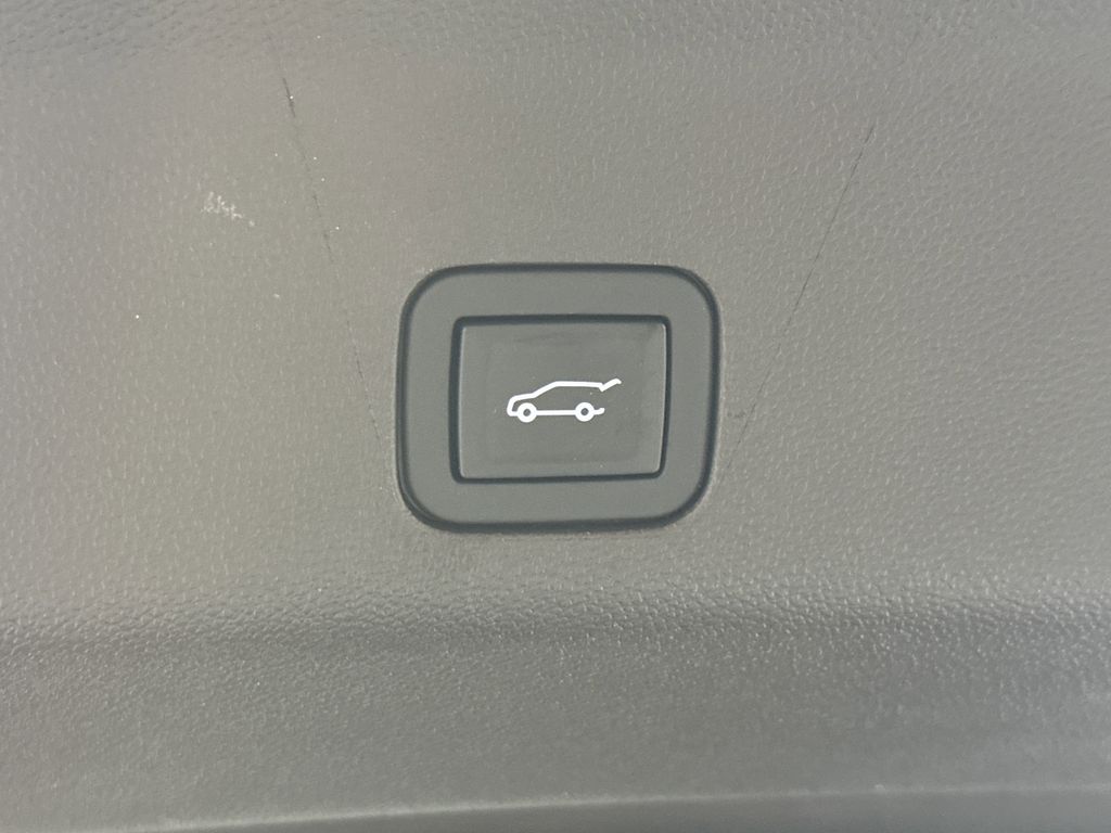 used 2023 GMC Yukon XL car, priced at $61,366