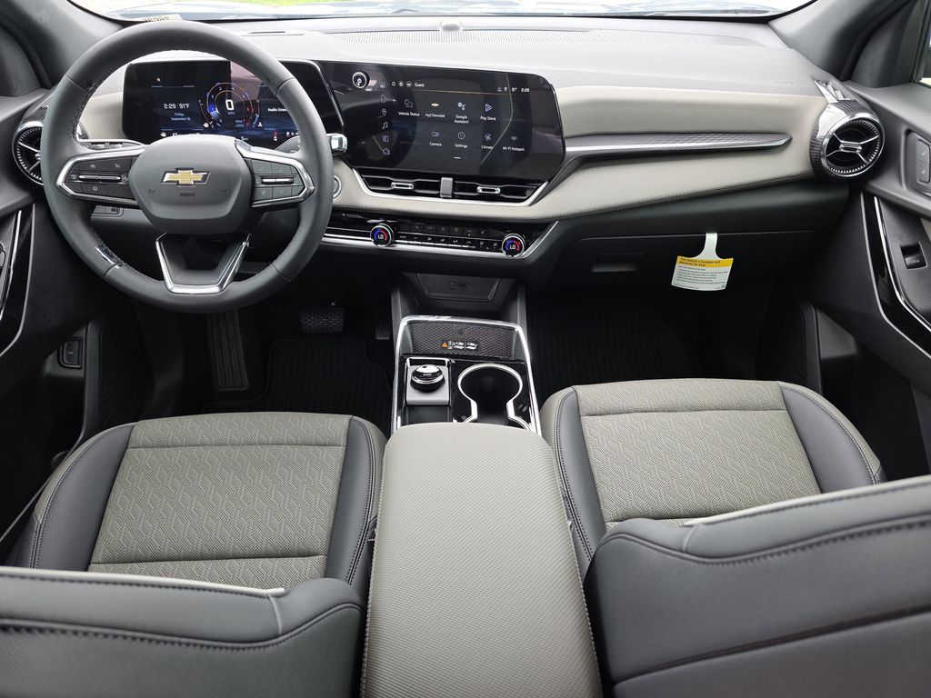 new 2026 Chevrolet Equinox car, priced at $32,641