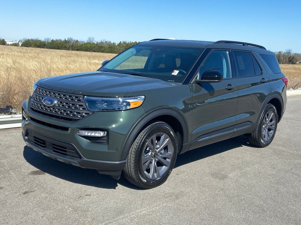 new 2024 Ford Explorer car, priced at $43,948