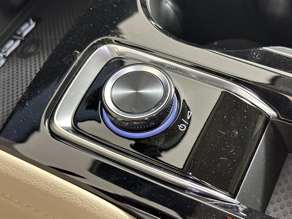new 2025 Buick Envision car, priced at $35,740