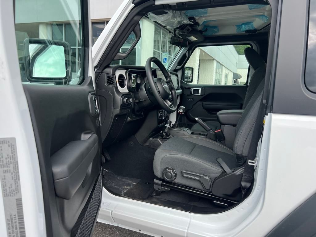 new 2025 Jeep Wrangler car, priced at $31,990