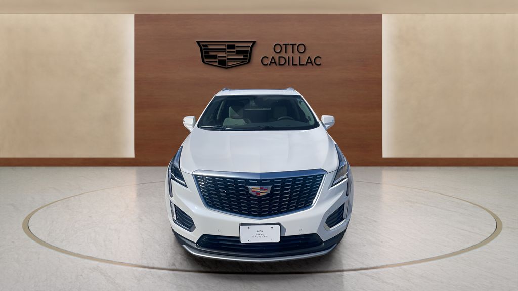 used 2022 Cadillac XT5 car, priced at $37,500