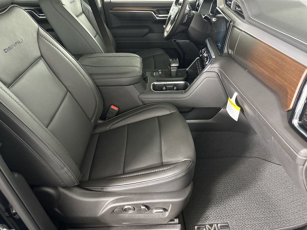 new 2025 GMC Sierra 1500 car, priced at $69,694