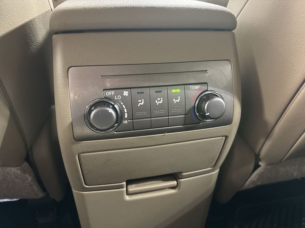 used 2013 Toyota Highlander car, priced at $14,992