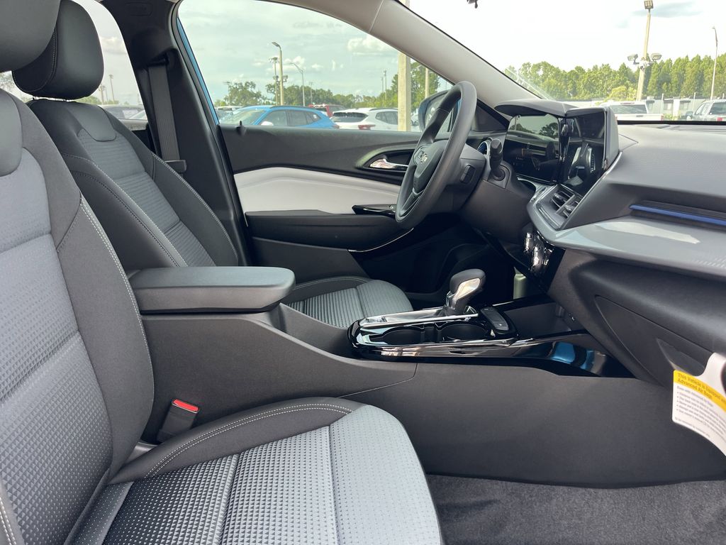 new 2025 Chevrolet Trax car, priced at $23,241