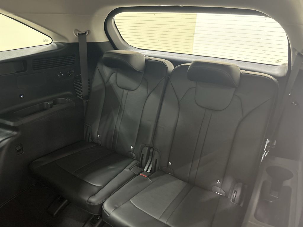 new 2025 Kia Sorento car, priced at $39,313