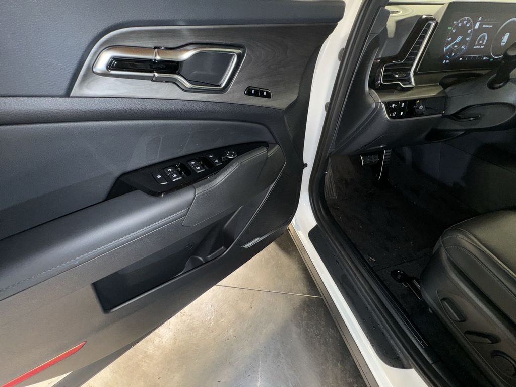 new 2025 Kia Sportage Plug-In Hybrid car, priced at $44,411