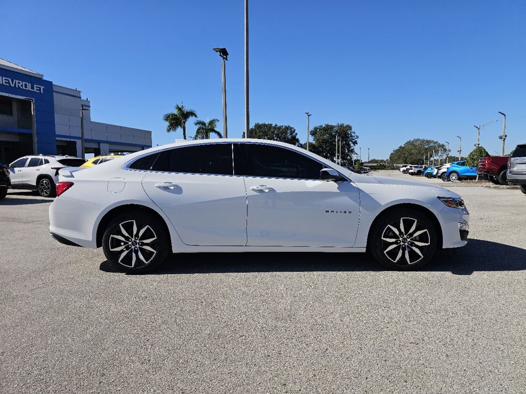 new 2025 Chevrolet Malibu car, priced at $28,520