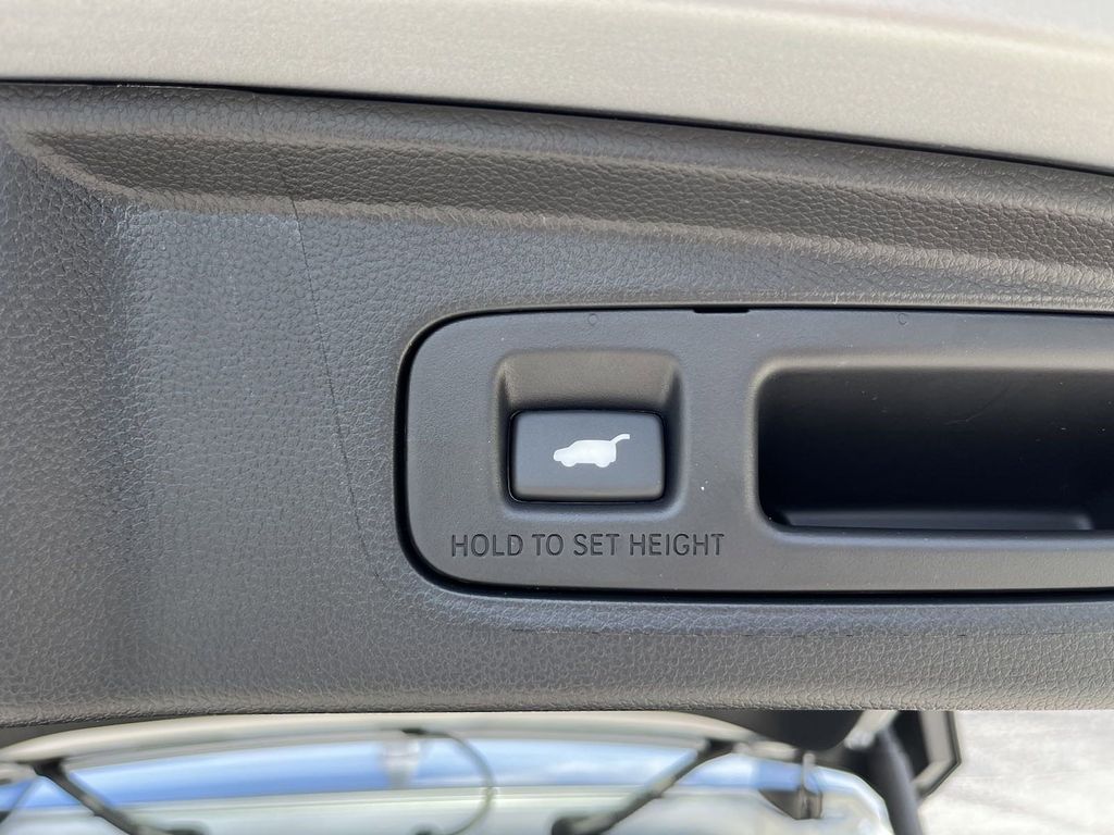 new 2025 Honda CR-V Hybrid car, priced at $37,483
