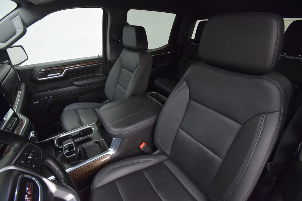 used 2024 GMC Sierra 1500 car, priced at $50,400