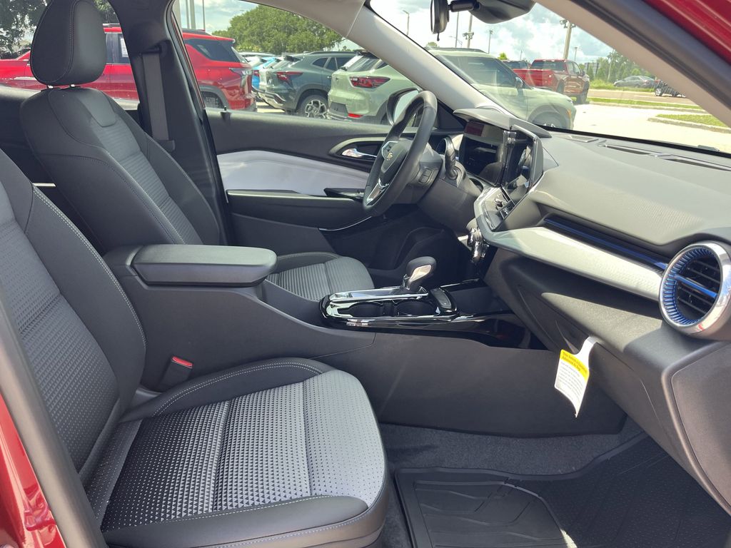 new 2025 Chevrolet Trax car, priced at $24,460