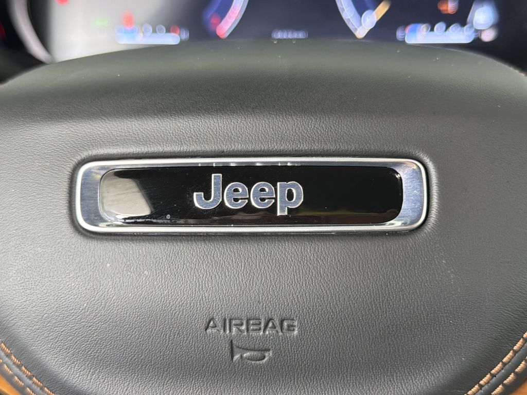 used 2025 Jeep Grand Cherokee car, priced at $53,195