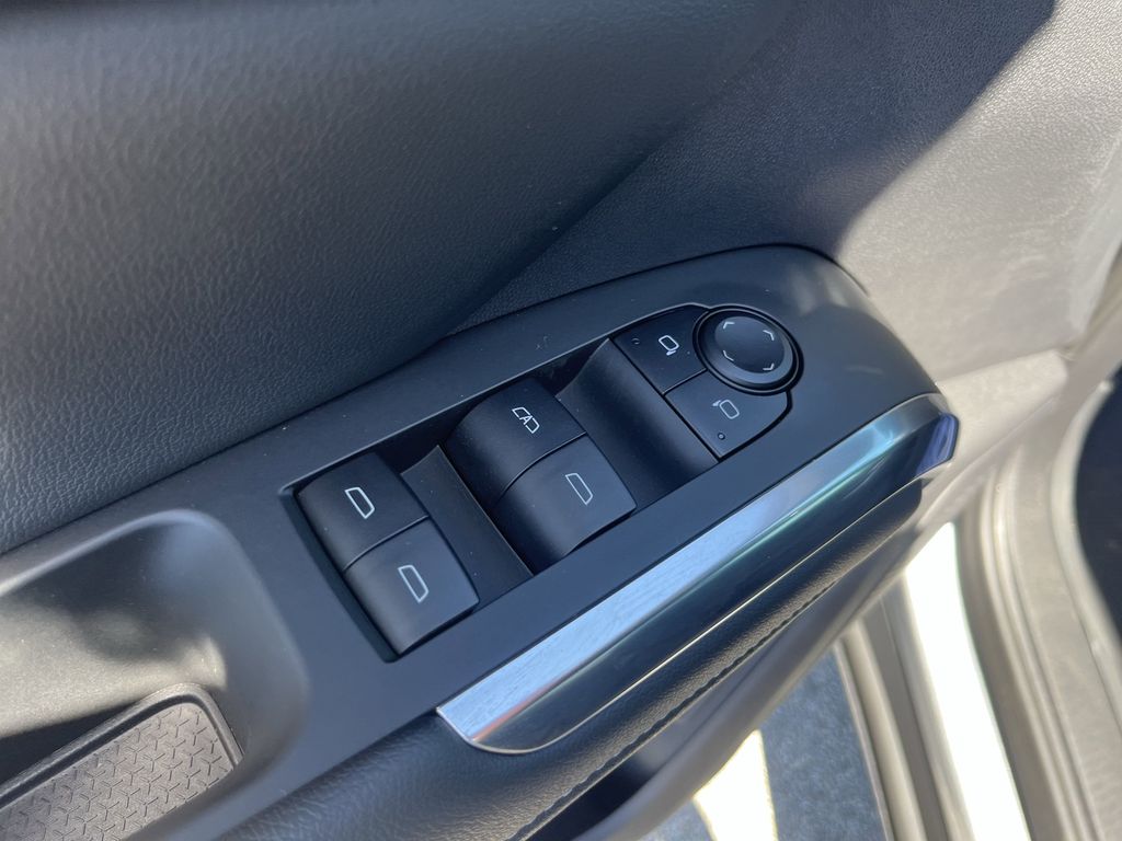 new 2025 Chevrolet Traverse car, priced at $42,384