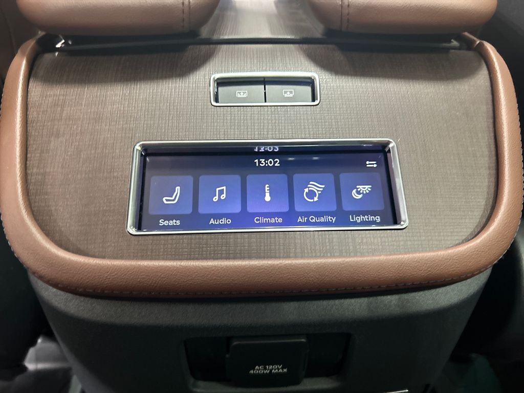 new 2025 Lincoln Navigator car, priced at $102,985