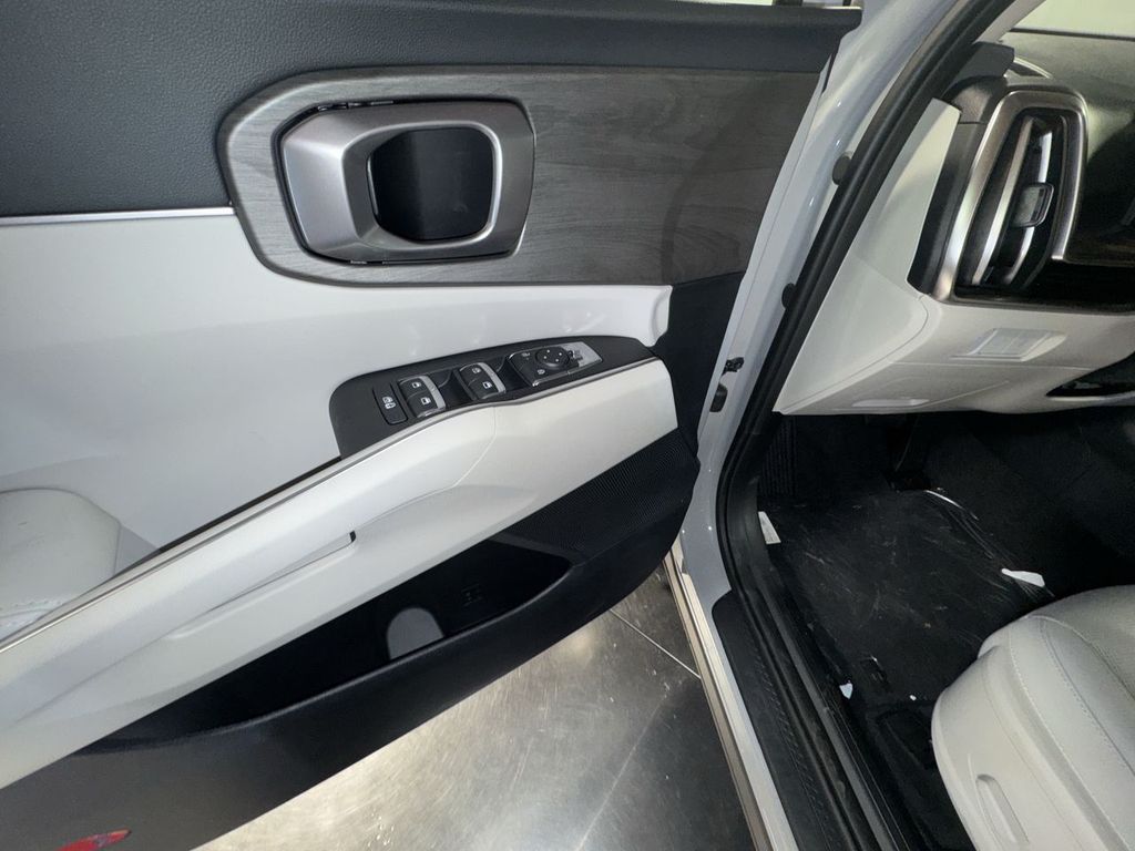new 2025 Kia Sorento car, priced at $42,071
