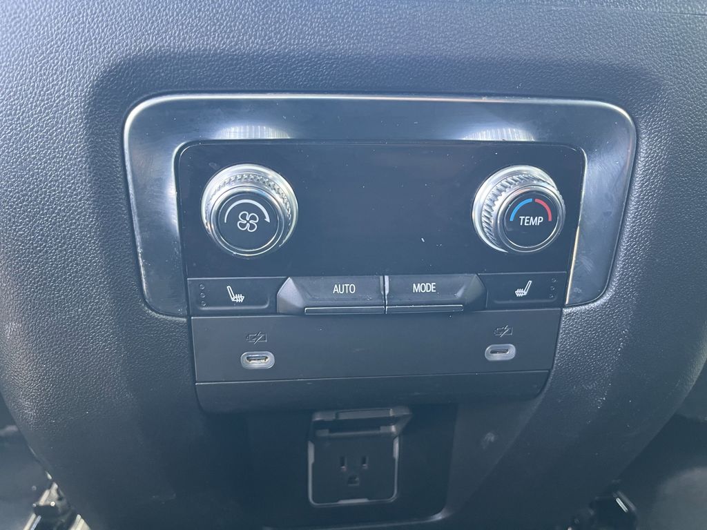 used 2023 GMC Yukon car, priced at $58,391