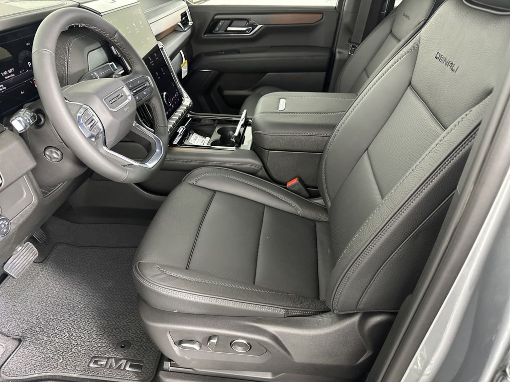new 2025 GMC Yukon XL car, priced at $92,154