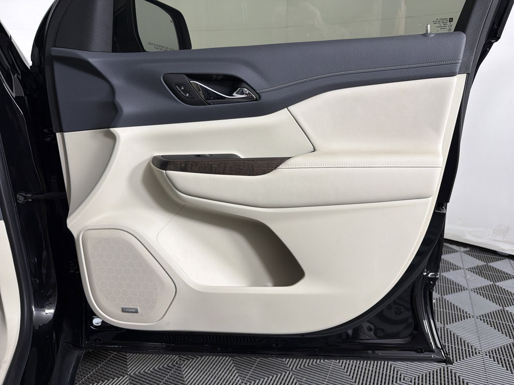 used 2023 GMC Acadia car, priced at $40,988