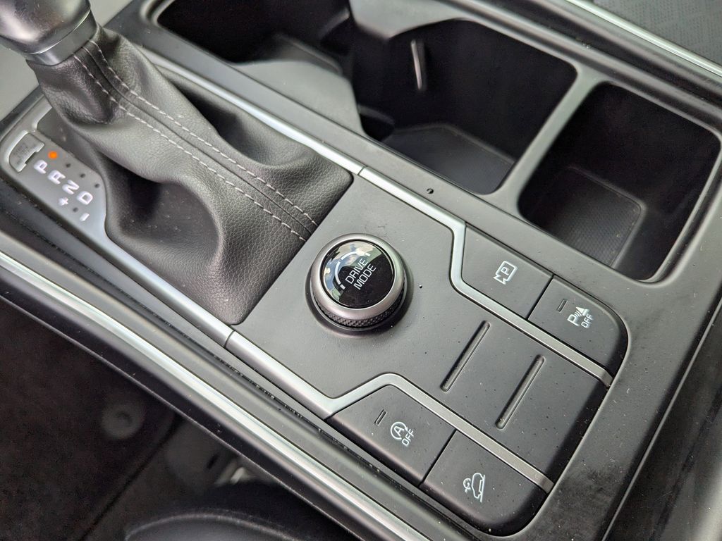 used 2023 Kia Sorento car, priced at $24,692