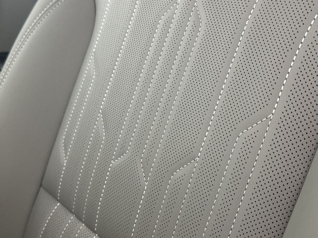 new 2025 Buick Envista car, priced at $29,495