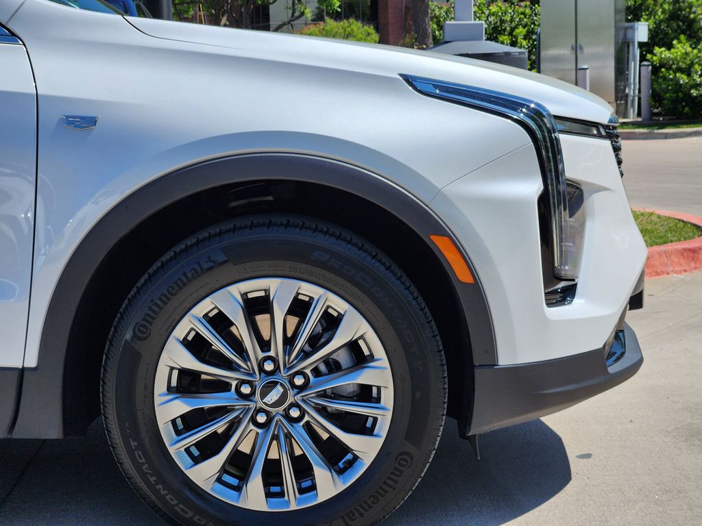 used 2024 Cadillac XT4 car, priced at $36,304