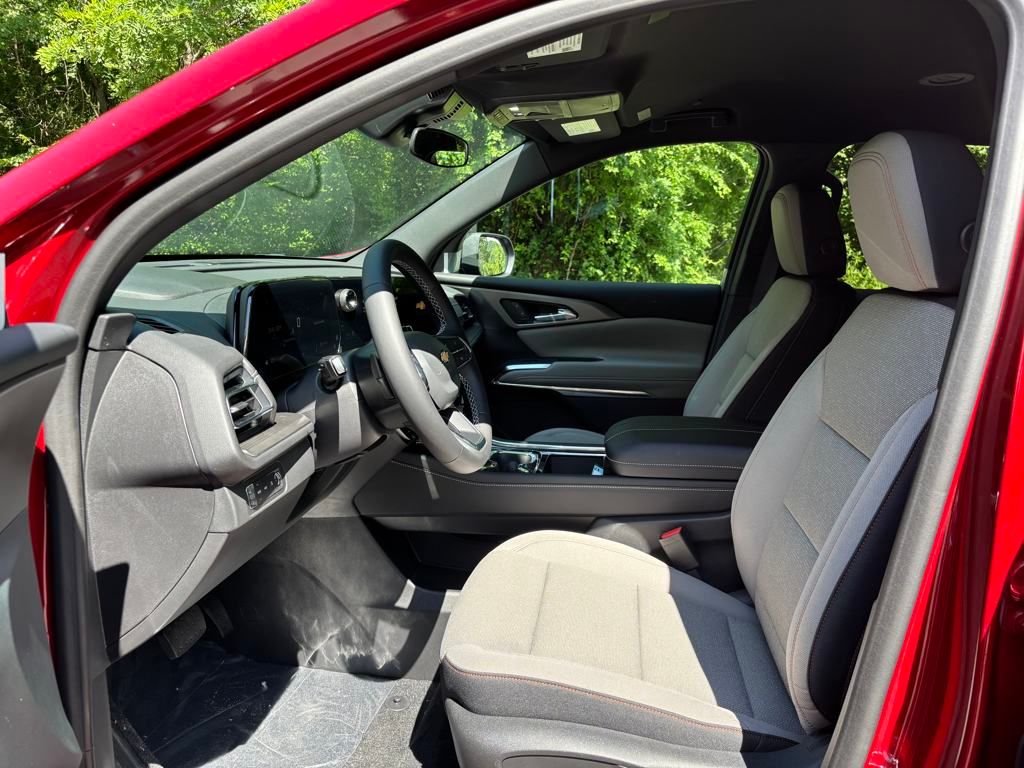 new 2025 Chevrolet Traverse car, priced at $45,190