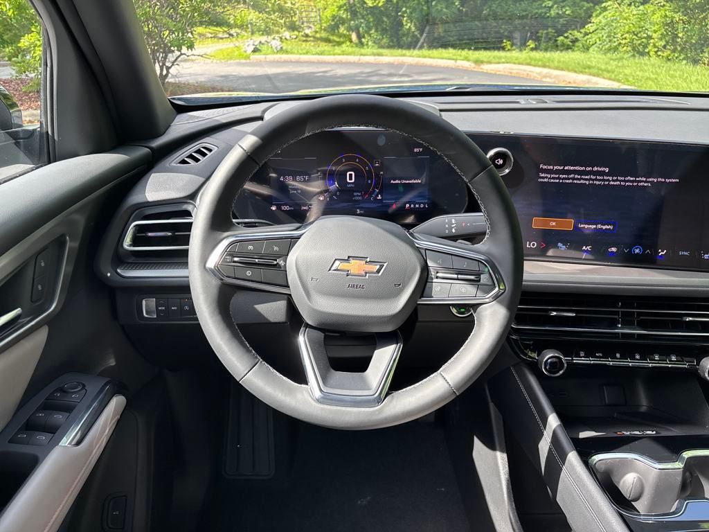 new 2025 Chevrolet Traverse car, priced at $44,695