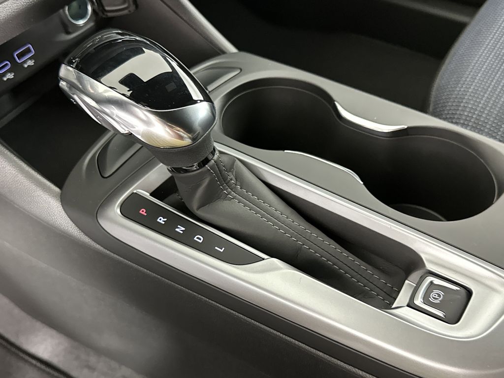 new 2025 Buick Envista car, priced at $24,695