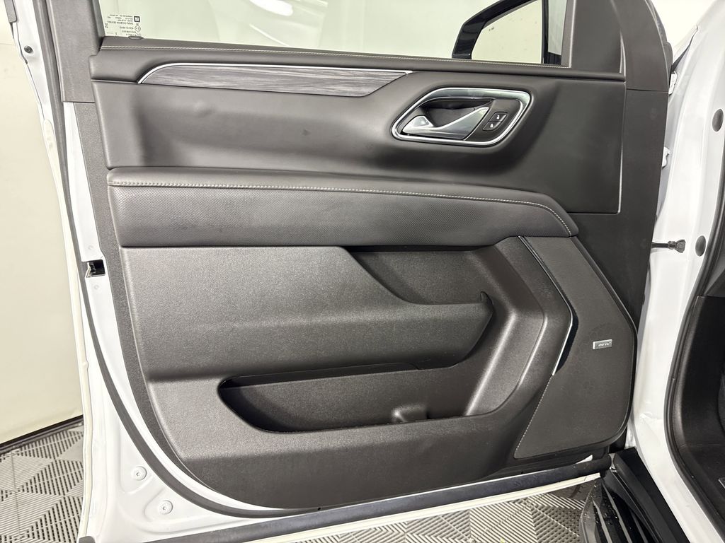 used 2023 GMC Yukon XL car, priced at $55,697