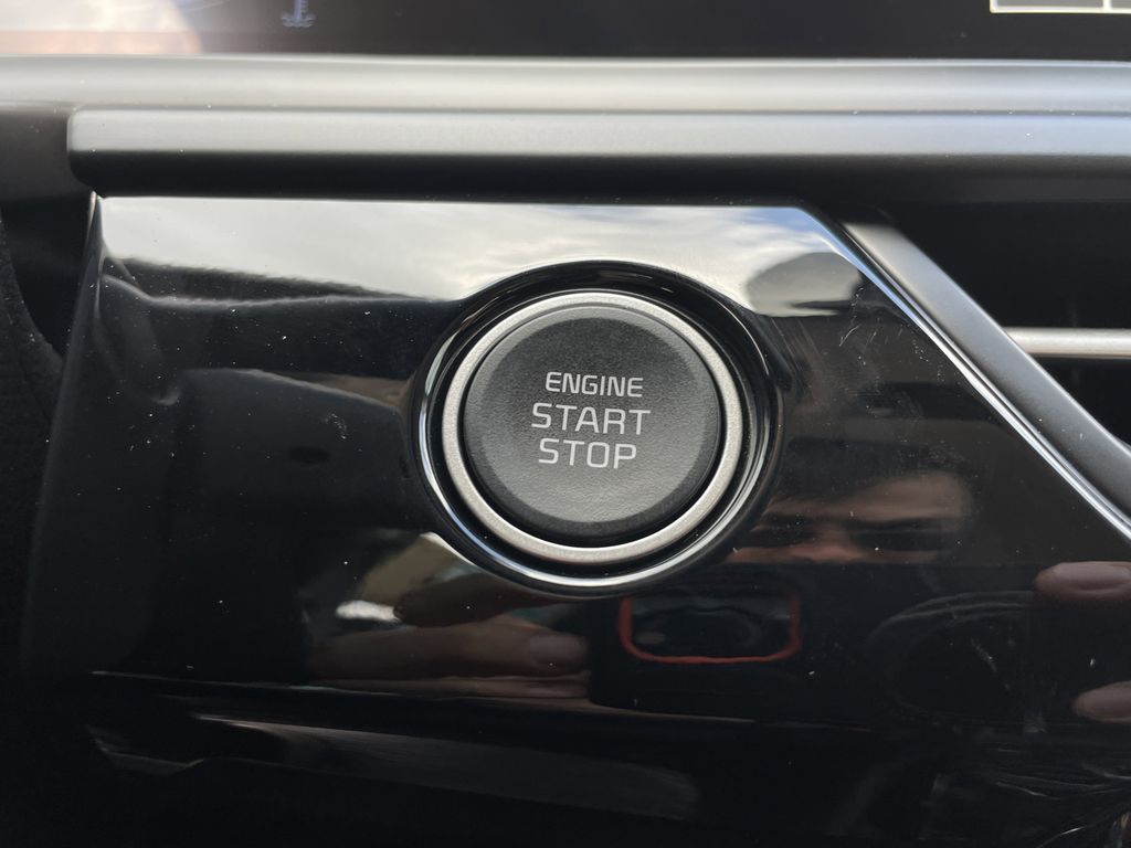 new 2025 Kia Seltos car, priced at $26,708