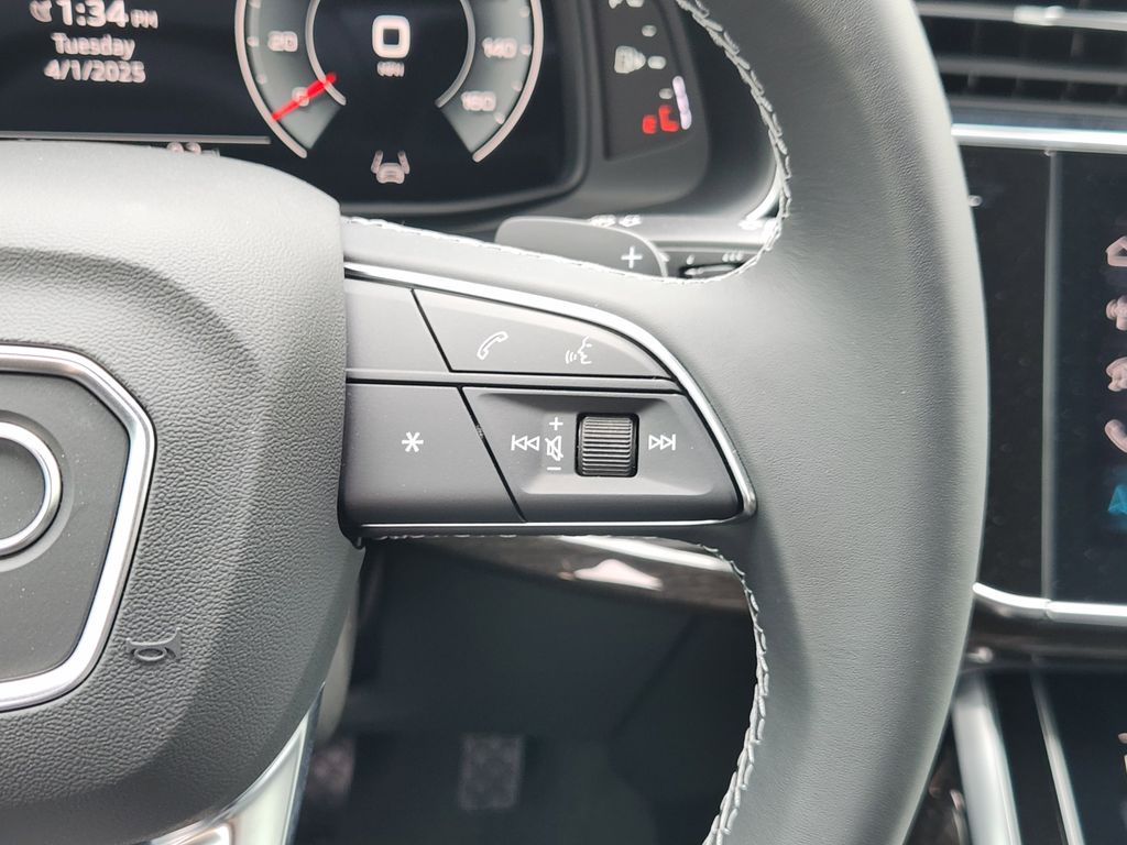 new 2025 Audi Q7 car, priced at $88,655