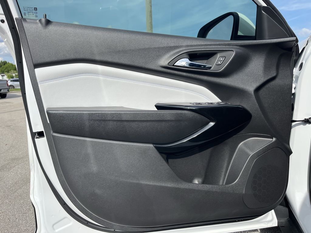 new 2025 Chevrolet Trax car, priced at $23,274