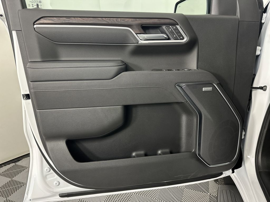 new 2025 GMC Sierra 1500 car, priced at $58,824