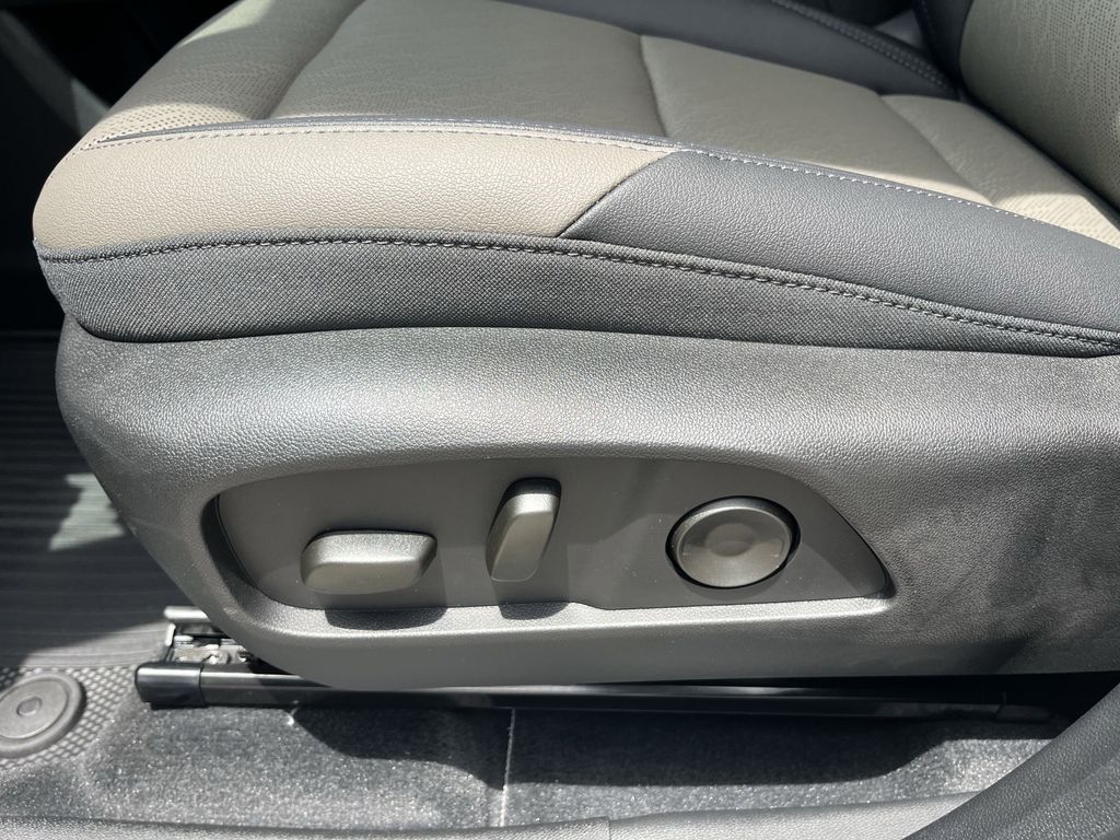 new 2026 Chevrolet Equinox car, priced at $31,383