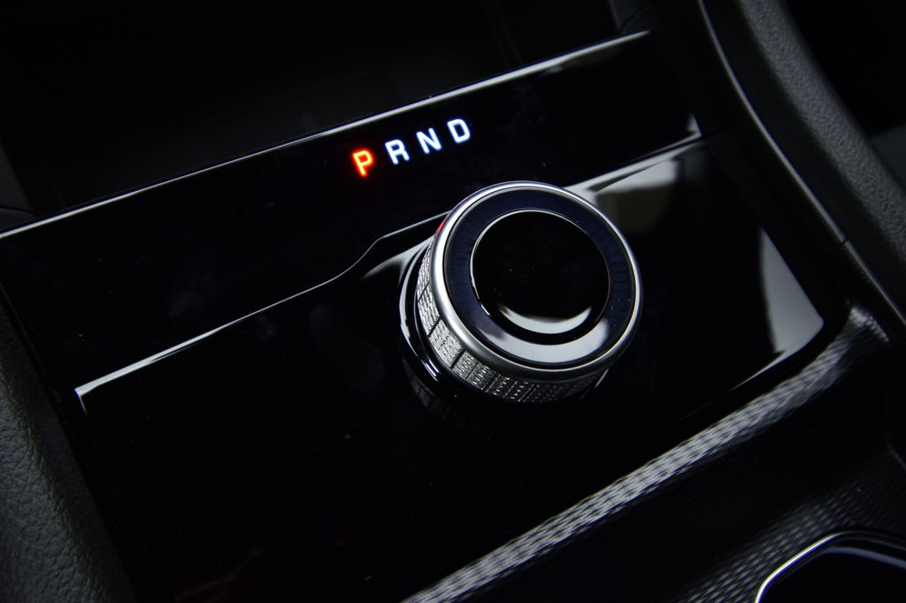 new 2025 Jeep Grand Cherokee car, priced at $40,067