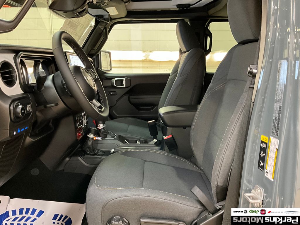 new 2025 Jeep Wrangler car, priced at $55,783
