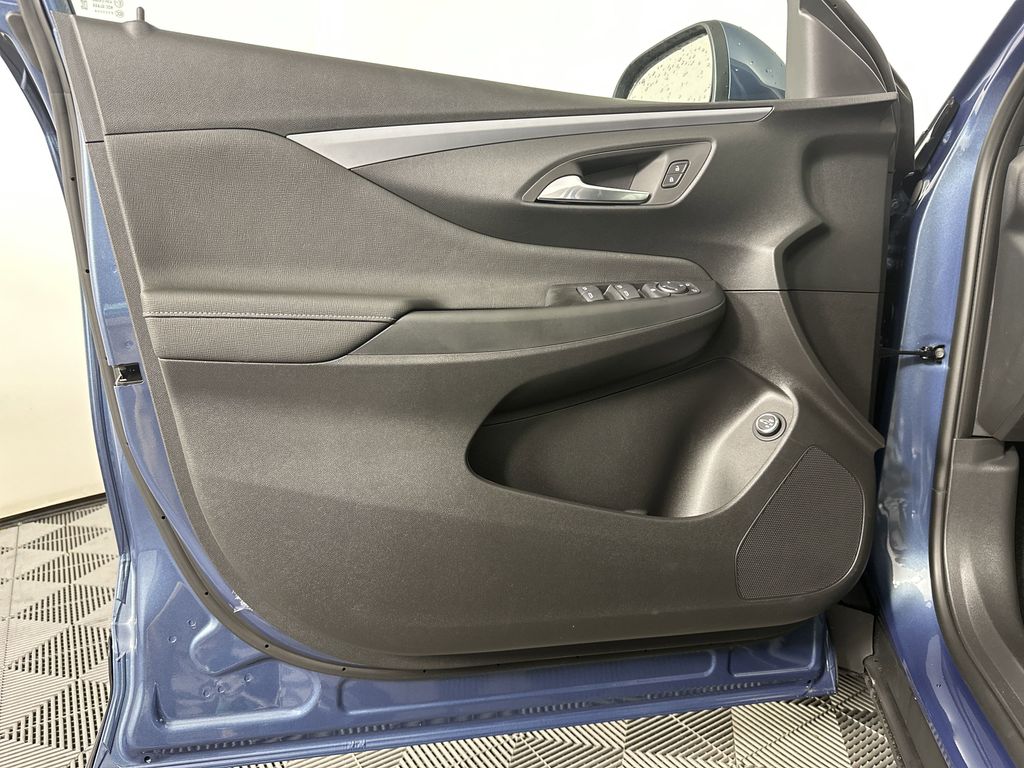 new 2025 Buick Envista car, priced at $27,375